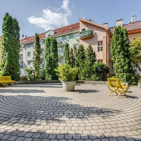 Beautiful Three Bedrooms Apartment With Free Parking Close To The Danube Coast Budapest Exterior foto