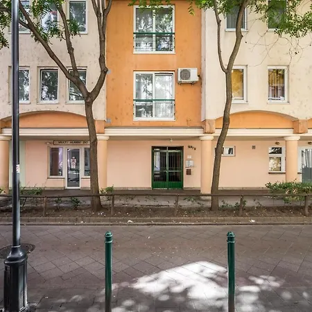 Beautiful Three Bedrooms Apartment With Free Parking Close To The Danube Coast Budapest Exterior foto