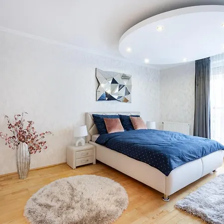 Beautiful Three Bedrooms Apartment With Free Parking Close To The Danube Coast Budapest Exterior foto