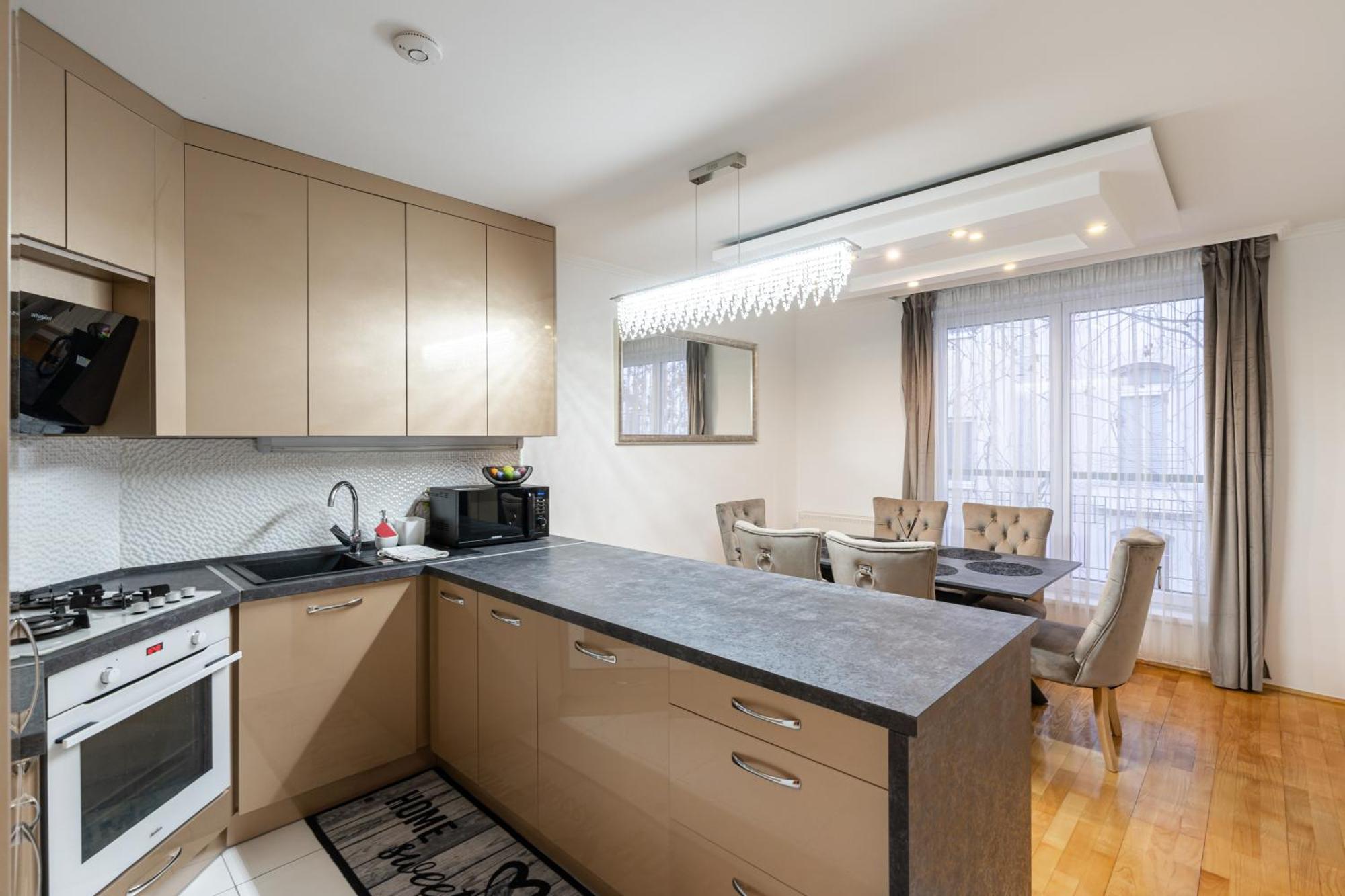 Appartamento Beautiful Three Bedrooms With Free Parking Close To The Danube Coast
